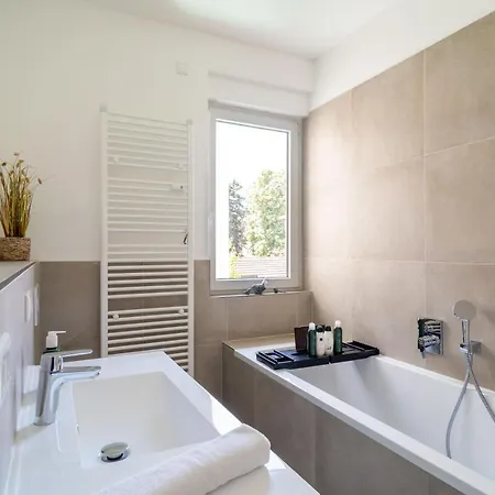 Lit Living - Luxury House - Box Spring - Parking - Exclusive Kitchen Apartment Hemsbach