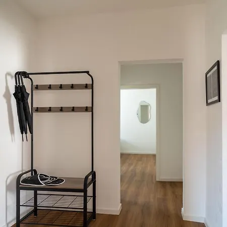 Apartment Lit Living - Luxury House - Box Spring - Parking - Exclusive Kitchen *