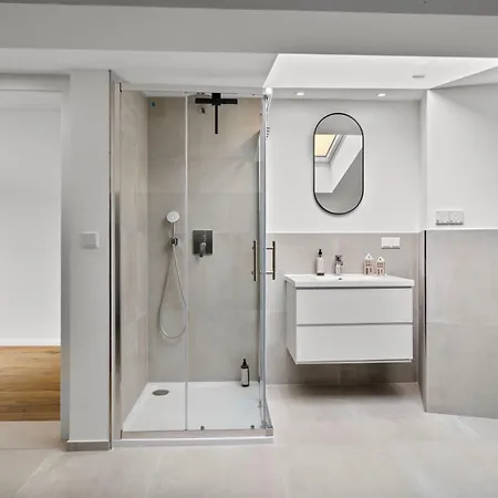 Apartment Lit Living - Luxury House - Box Spring - Parking - Exclusive Kitchen