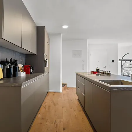 Lit Living - Luxury House - Box Spring - Parking - Exclusive Kitchen Apartment