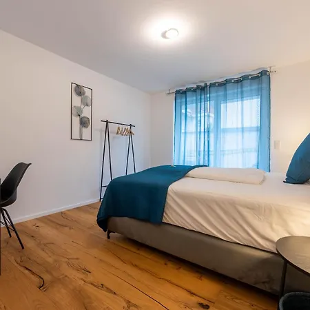 Lit Living - Luxury House - Box Spring - Parking - Exclusive Kitchen Apartment